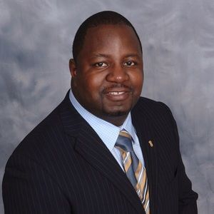 Meet your Posher, Dennis